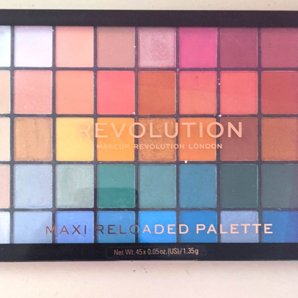 revolution eyeshadow palette